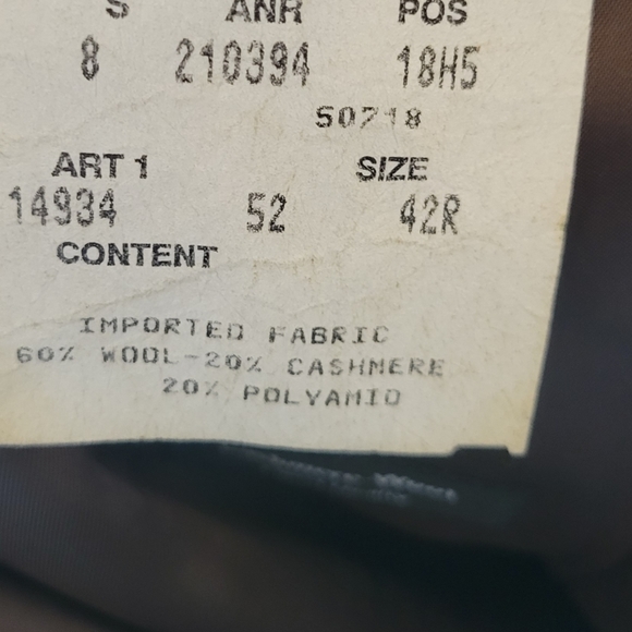 Hugo Boss Cashmere & Wool blazerCross Posted on the BUYSELL Clothing app. - Picture 10 of 10